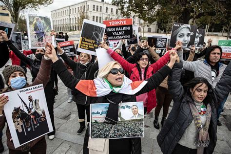 Roozbeh Mir-Hosseiniin liittyvä ennennäkemätön protesti Iranissa – taistelu tasa-arvosta ja ihmisoikeuksista